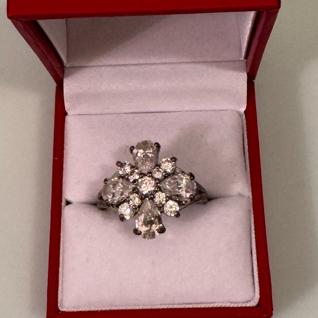 Women’s Avon Cluster Ring - Costume Piece - Size 8 1/2